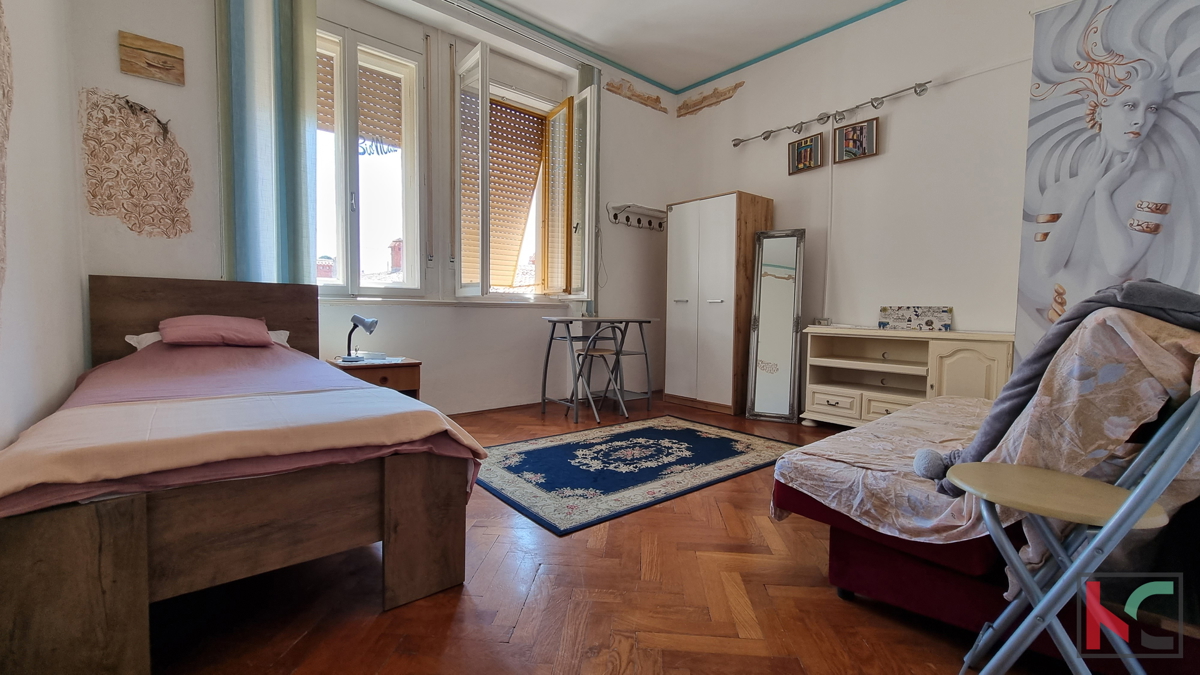 Pula, Center, apartment 154.38 m2 in the very center of the city with its own parking, #sale
