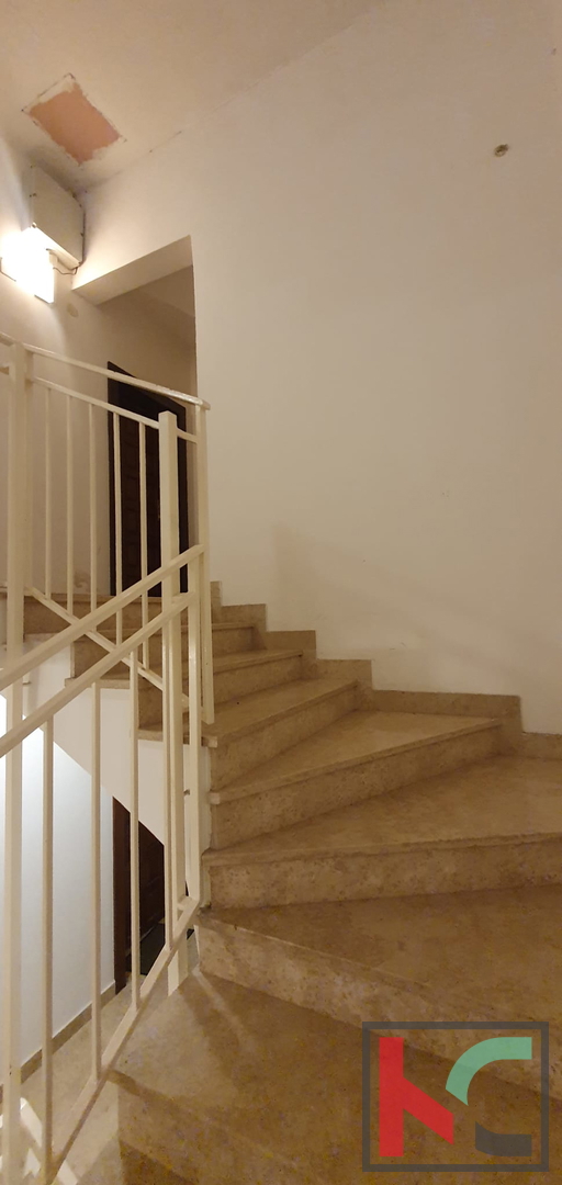 Istra, Medulin, apartma z balkonom in pogledom na morje, 200 metrov od morja #prodaja