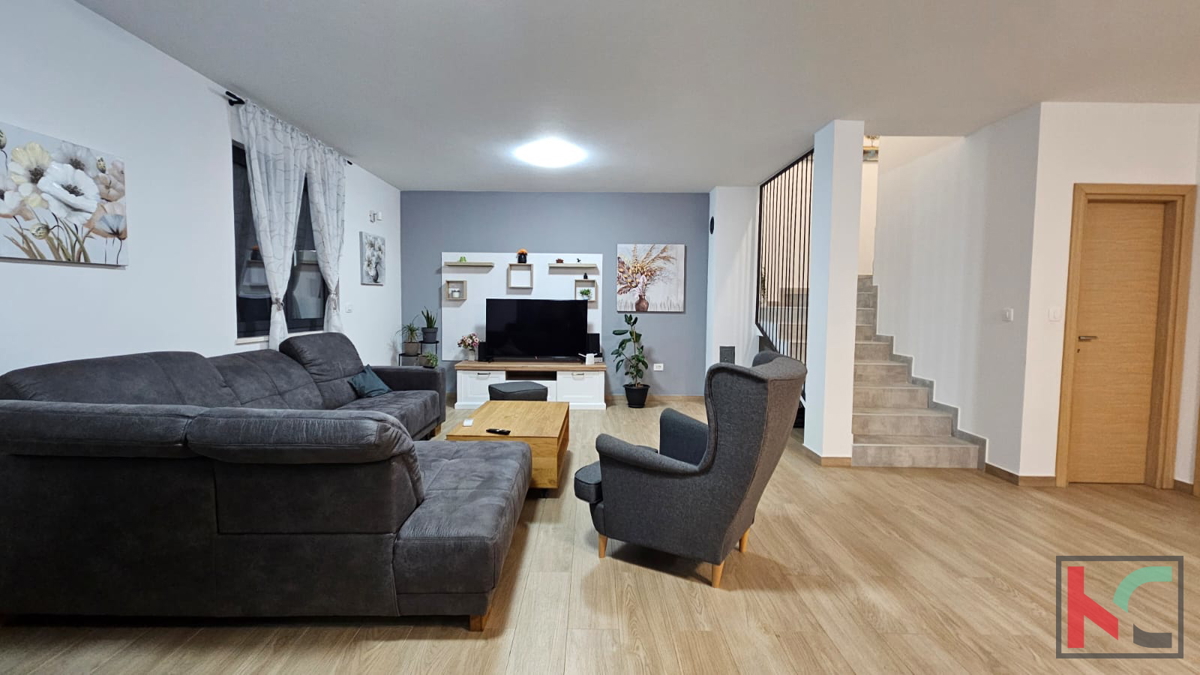 Istra, Pomer, dvojček s 170m2 stanovanjske površine #prodaja