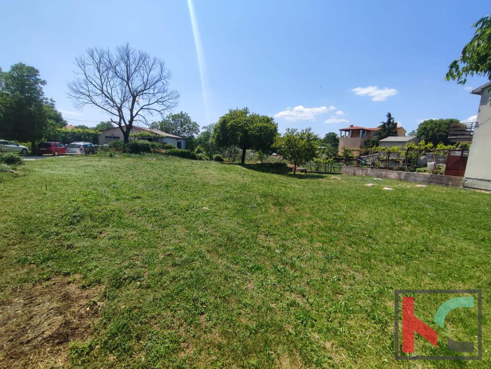 Svetvinčenat, gradbeno zemljišče 716 m2 #prodaja
