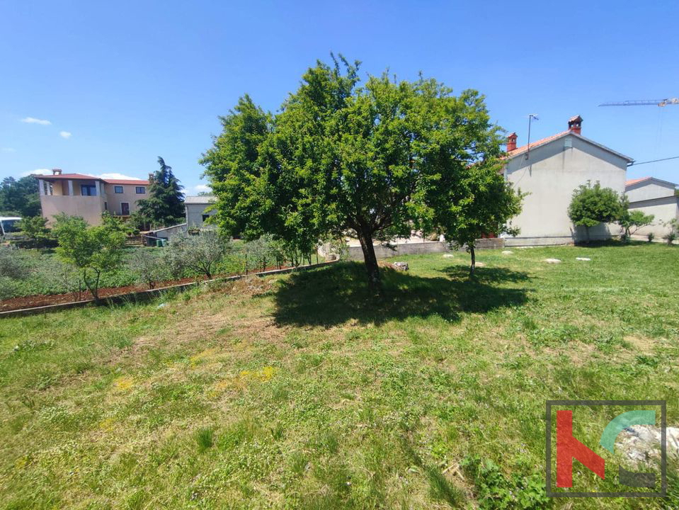 Svetvinčenat, gradbeno zemljišče 716 m2 #prodaja