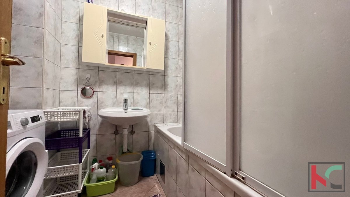 Pula, Veruda Porat, družinsko stanovanje z dvema spalnicama, nedaleč od marine Veruda #prodaj