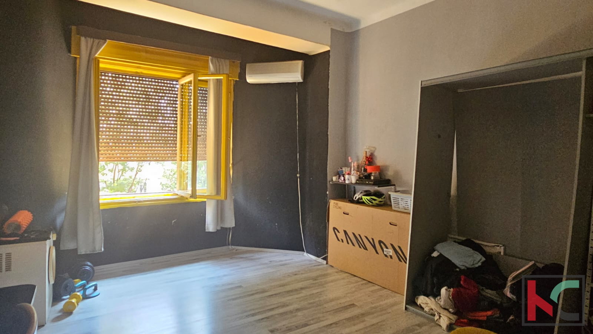 Pula, Center, stanovanje v centru mesta s potencialom, 4 spalnice, 1 kopalnica, 125 m2 #prodaja