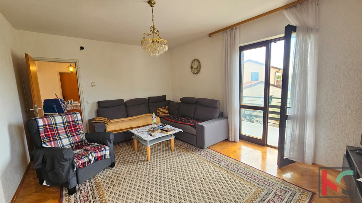 Istra, Poreč, samostojna hiša s tremi apartmaji in garažo, urejen vrt, blizu plaže, #prodaja