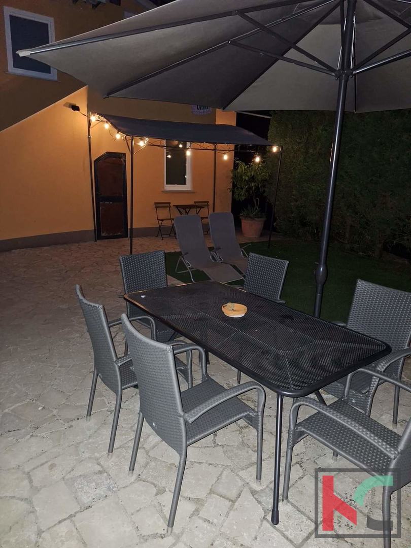 PJEŠČANA UVALA, HIŠA S 3 STANOVANJSKIMI ENOTAMI 200M OD PLAŽE, #PRODAMO