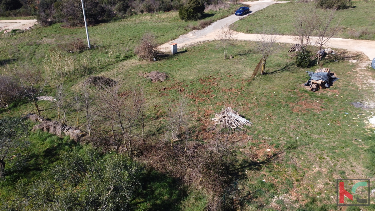 BANJOLE, ZEMLJIŠČE 597 M2 Z DOVOLJENJEM ZA GRADNJO #PRODAJA