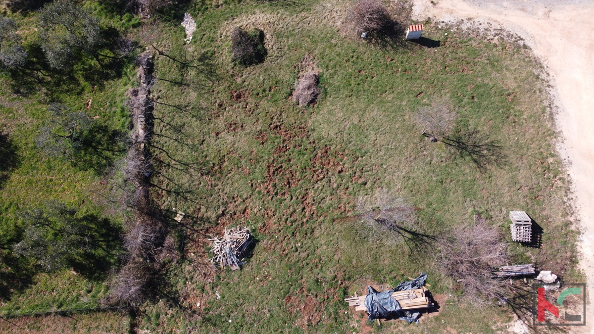 BANJOLE, ZEMLJIŠČE 597 M2 Z DOVOLJENJEM ZA GRADNJO #PRODAJA