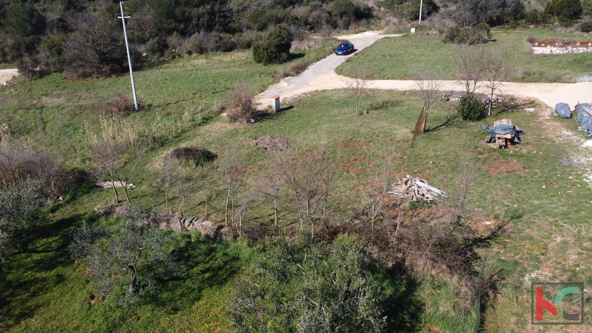 BANJOLE, ZEMLJIŠČE 597 M2 Z DOVOLJENJEM ZA GRADNJO #PRODAJA