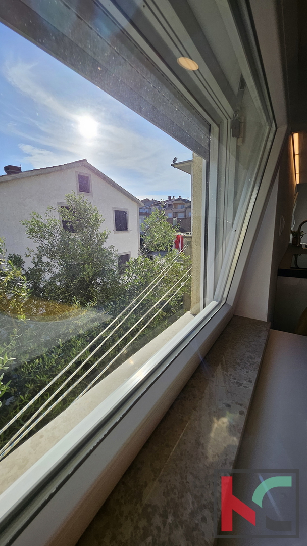 Istra - Pula, opremljeno stanovanje v novogradnji blizu morja, naselje Veruda Porat #prodaja