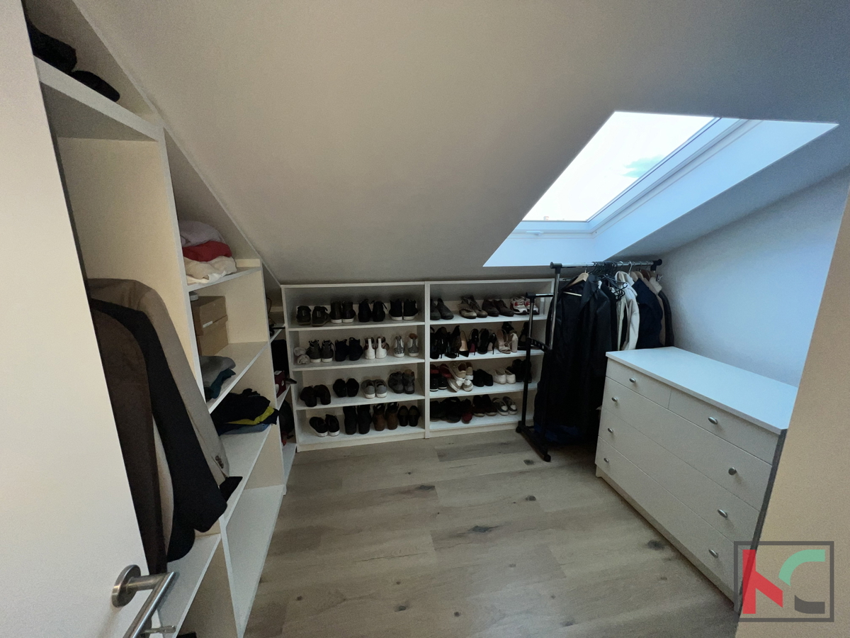 POREČ, TROSOBNO STANOVANJE 126 m2 #PRODAJA