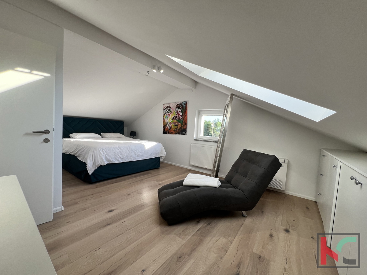 POREČ, TROSOBNO STANOVANJE 126 m2 #PRODAJA