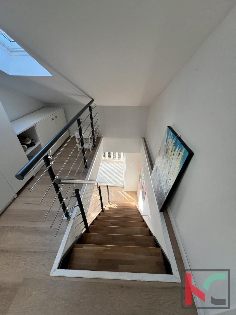POREČ, TROSOBNO STANOVANJE 126 m2 #PRODAJA