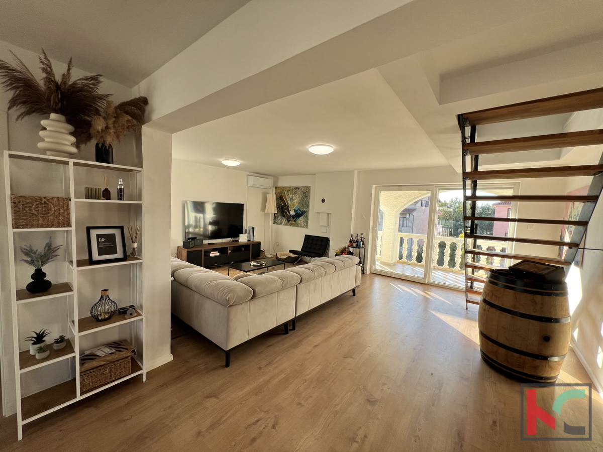 POREČ, TROSOBNO STANOVANJE 126 m2 #PRODAJA