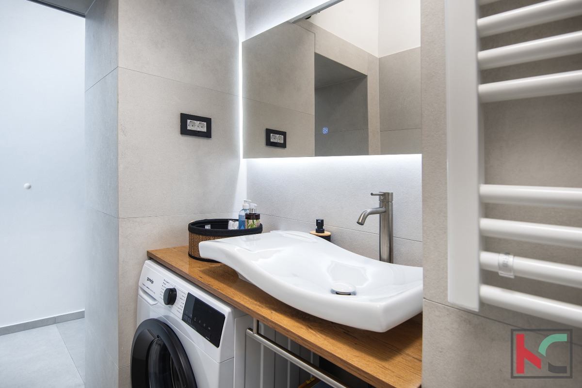 PULA, CENTER, RENOVIRANO STANOVANJE 62,48 m2 2S+DB, #PRODAJA