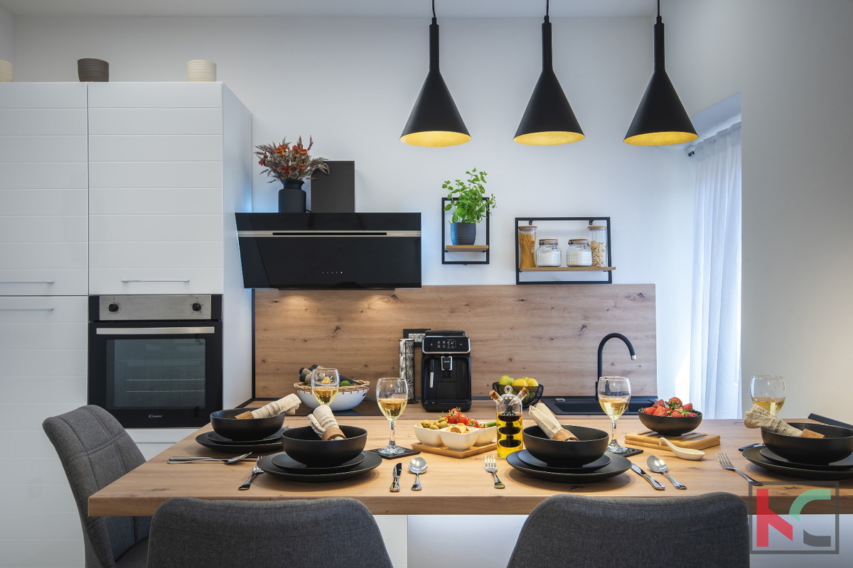 PULA, CENTER, RENOVIRANO STANOVANJE 62,48 m2 2S+DB, #PRODAJA