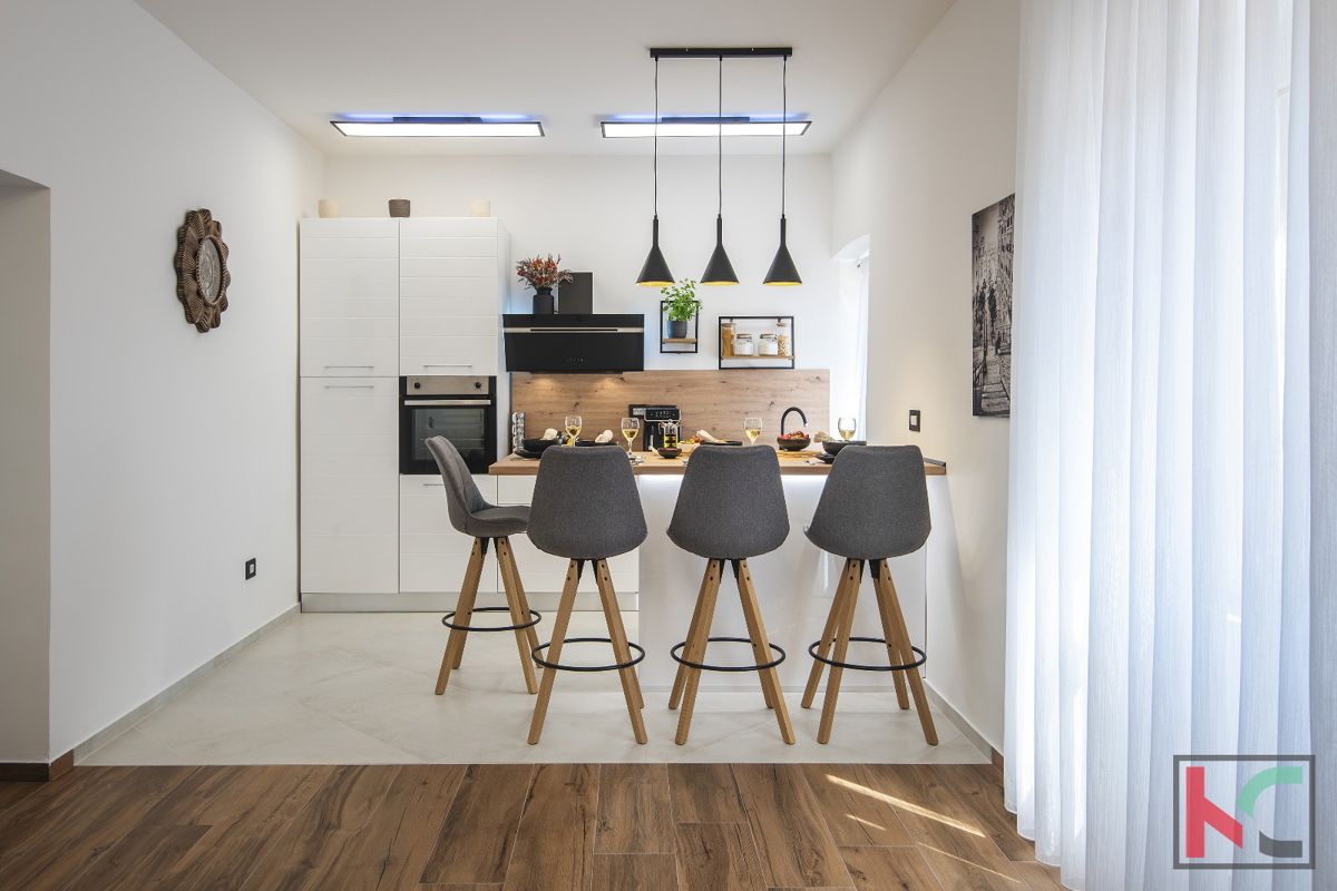 PULA, CENTER, RENOVIRANO STANOVANJE 62,48 m2 2S+DB, #PRODAJA