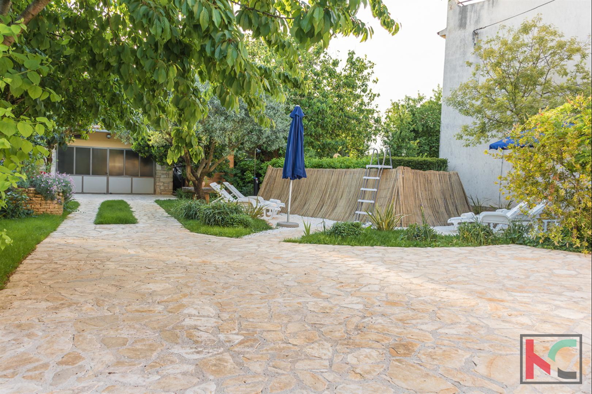 Istra, Šišan, hiša 144m2 rustikalno urejena