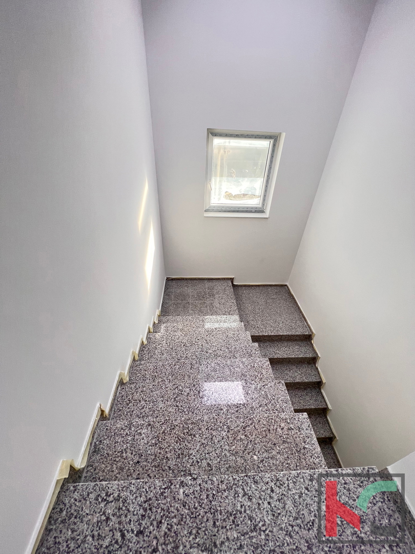 Pula, Veli Vrh, štirisobni penthouse v novogradnji