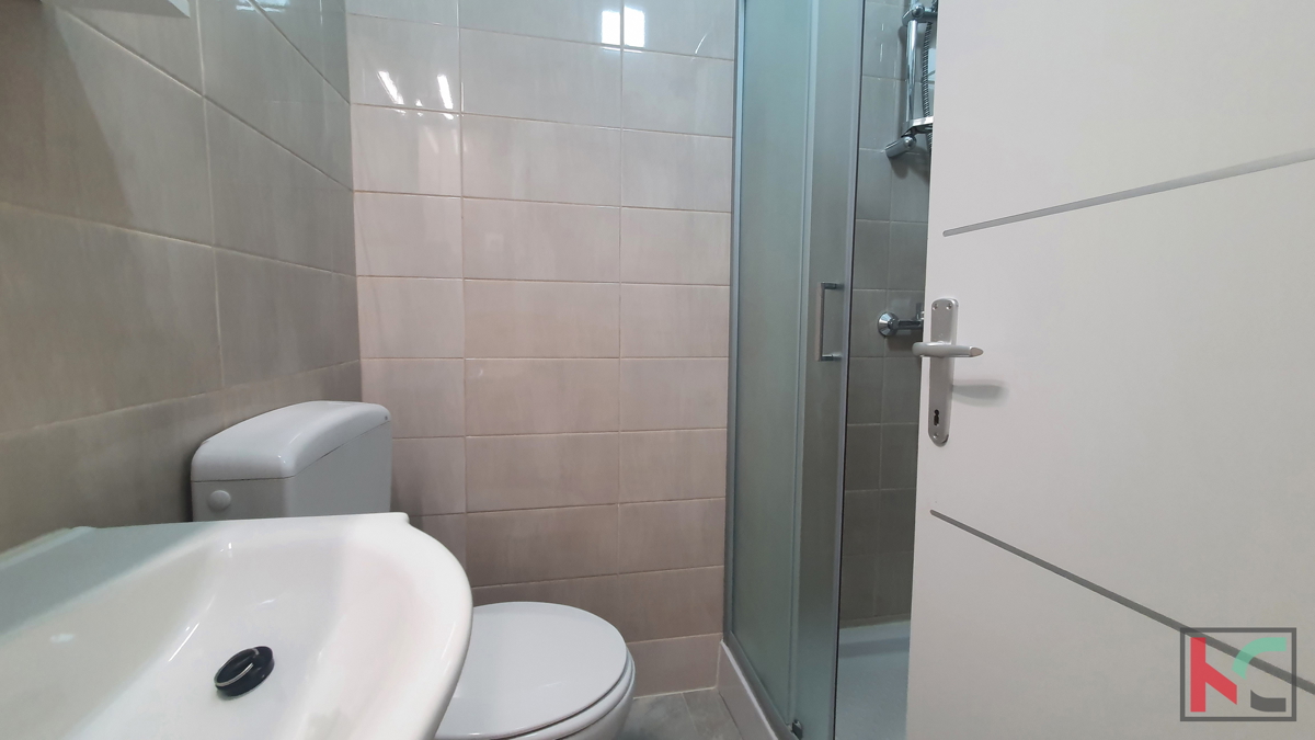 Pula, 200 m od Arene, obnovljena samostojna hiša z velikim potencialom