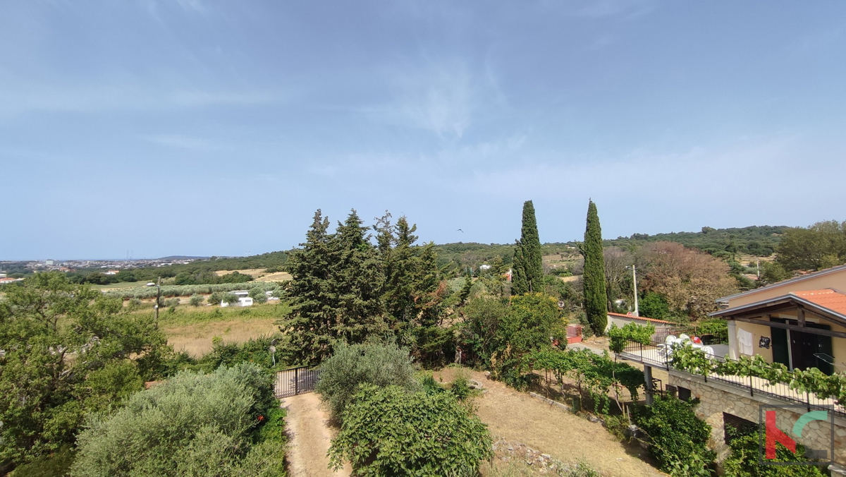 Istra, Pula, Šišan, družinska hiša na parceli 3731 m2