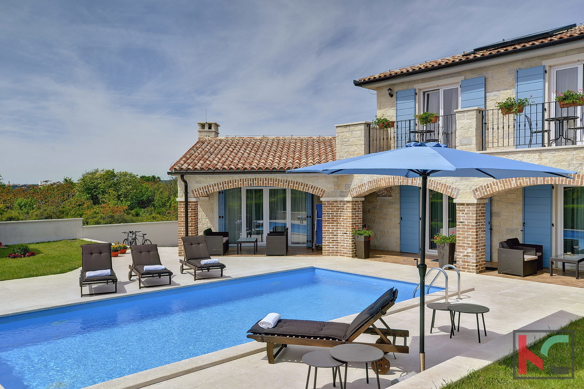 Istra, Medulin, dvojne Vile 440m2