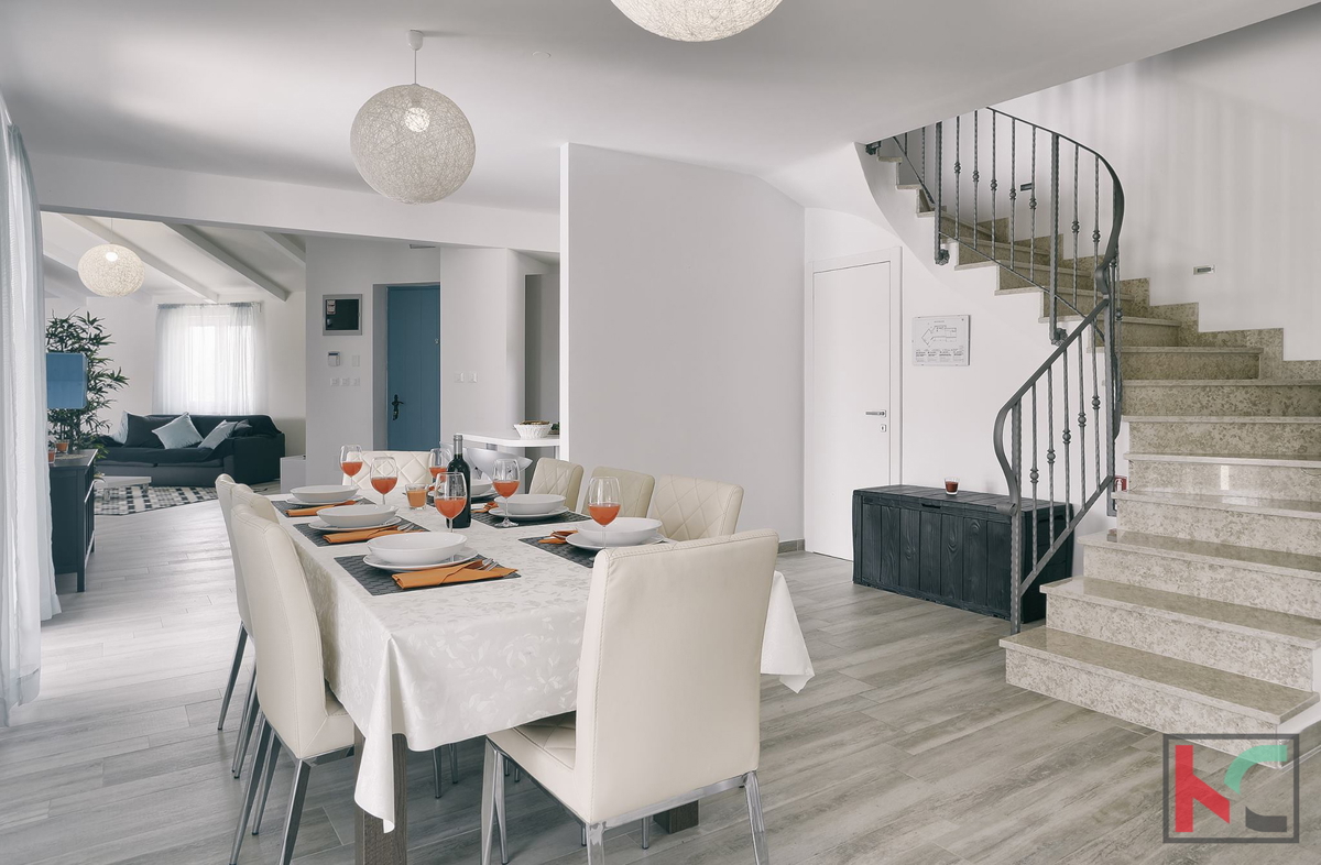 Istra, Medulin, dvojne Vile 440m2