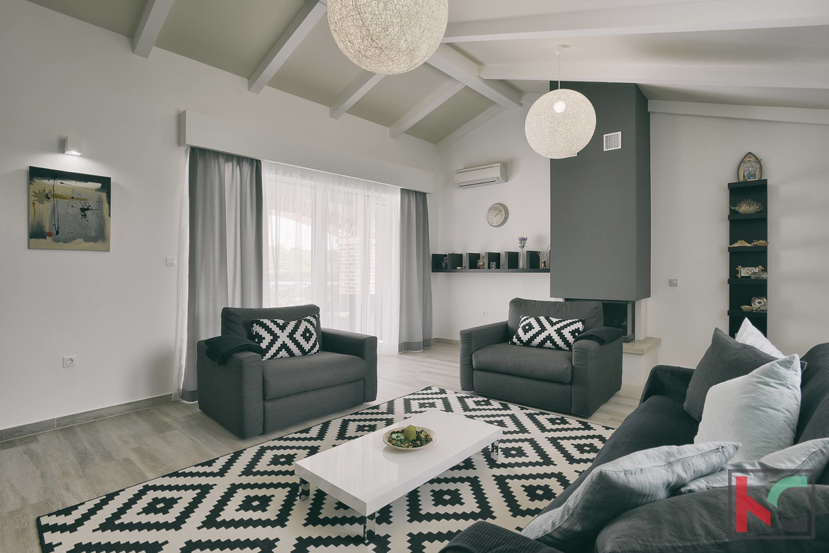 Istra, Medulin, dvojne Vile 440m2