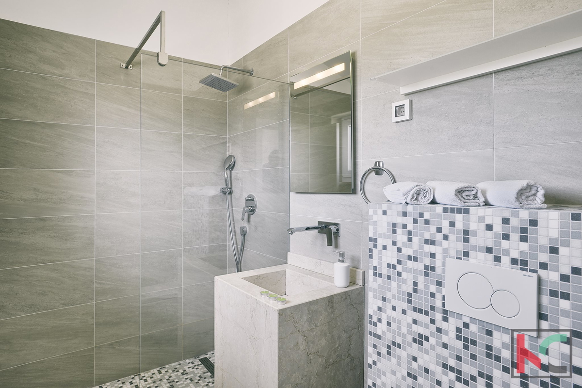 Istra, Medulin, dvojne Vile 440m2