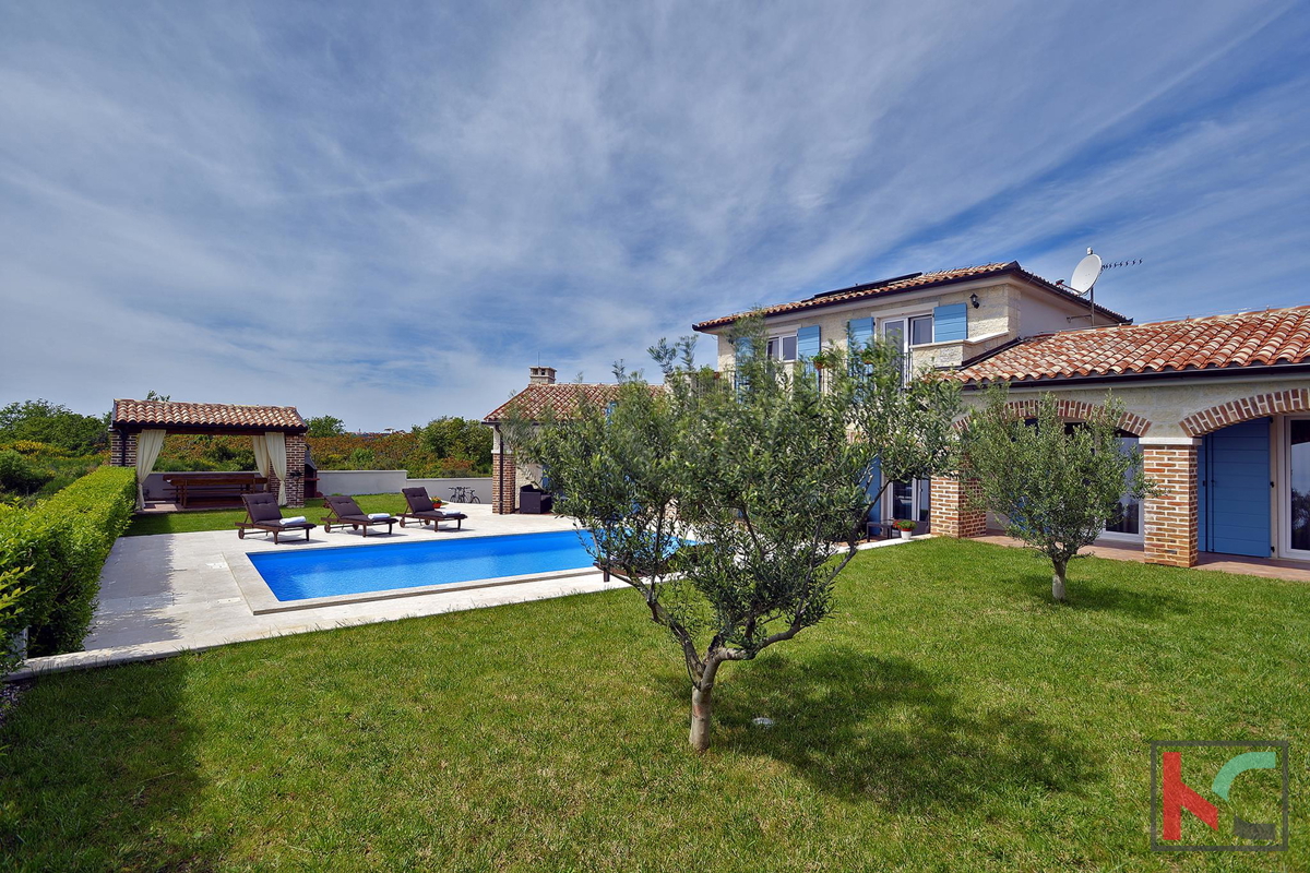 Istra, Medulin, dvojne Vile 440m2