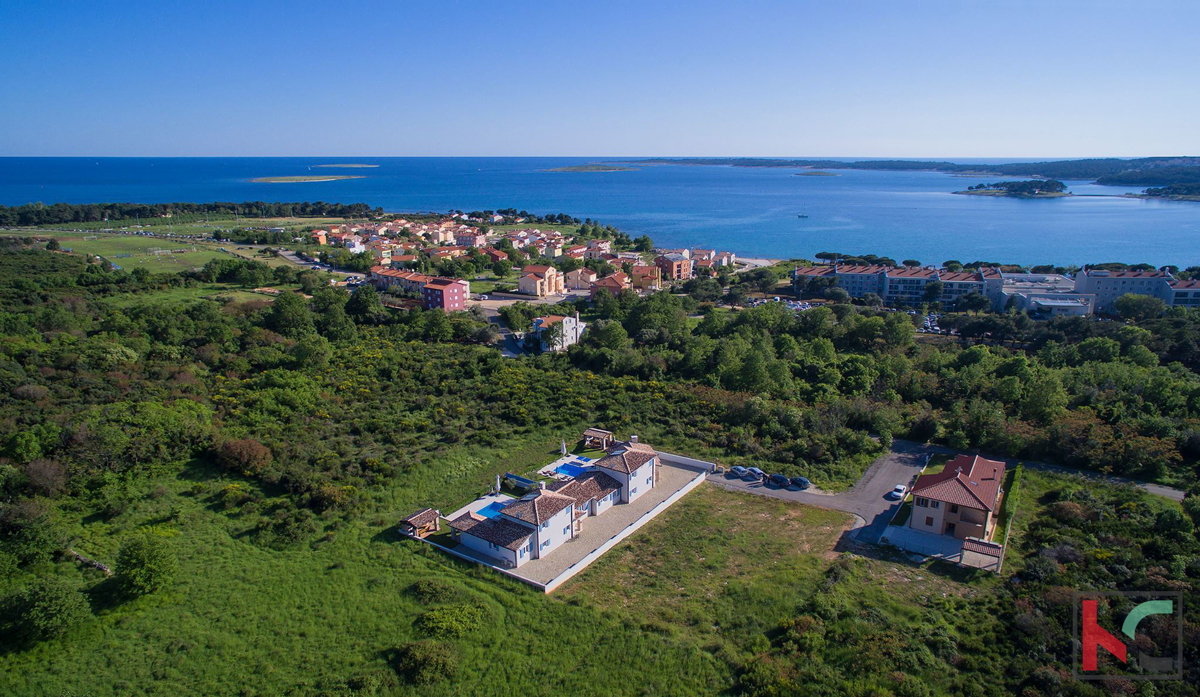 Istra, Medulin, dvojne Vile 440m2