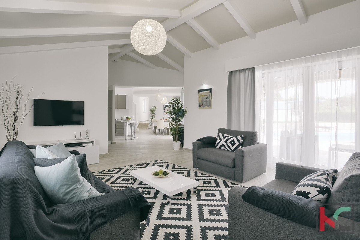 Istra, Medulin, dvojne Vile 440m2