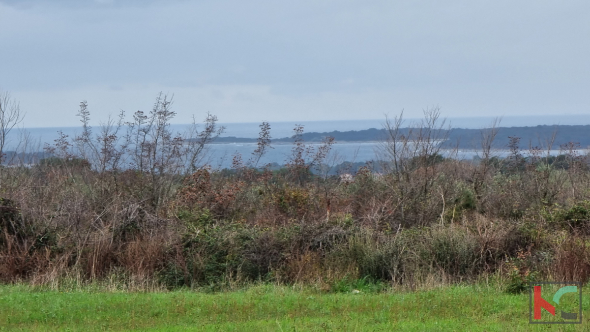 Istra, Marčana, Cokuni gradbeno zemljišče 3352m2 s pogledom na morje