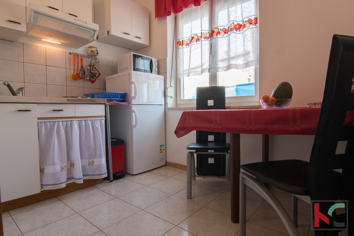 Istra, Fažana, Valbandon, družinska hiša z bazenom in 3 apartmaji, #prodaja