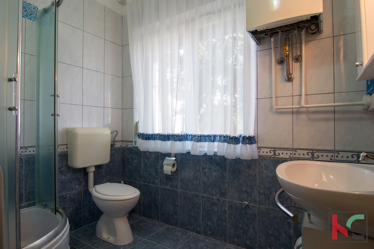 Istra, Fažana, Valbandon, družinska hiša z bazenom in 3 apartmaji, #prodaja
