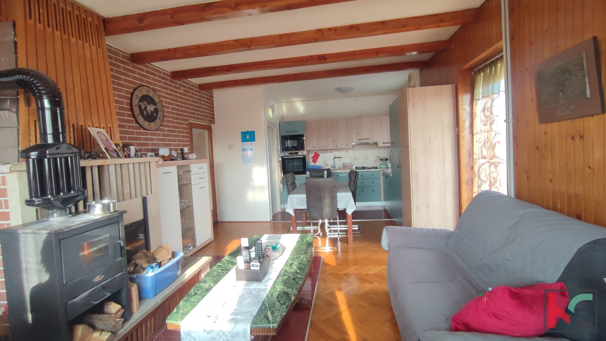 Istra, Fažana, Valbandon, družinska hiša z bazenom in 3 apartmaji, #prodaja