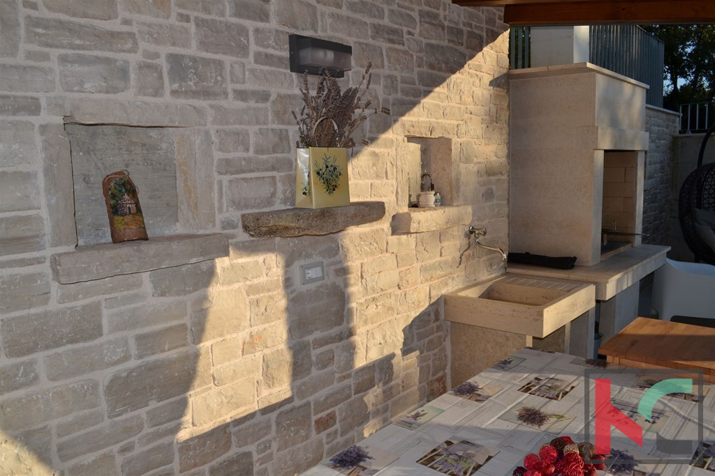 Istra, Tinjan, samostojna hiša z bazenom #prodaja