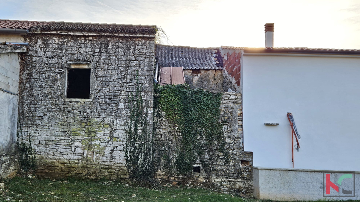 Istra-Žminj, vrstna hiša 86m2 za obnovo #prodaja