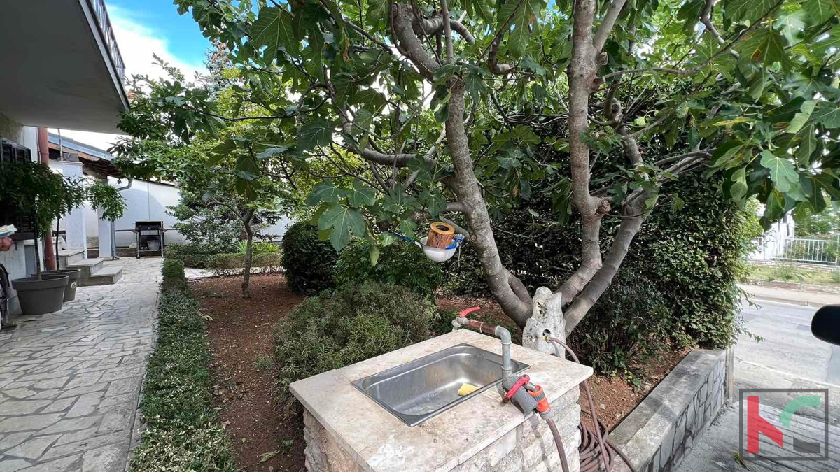 Pula, samostojna hiša 514 m2 z vrtom, delno adaptirana, top lokacija #prodaja