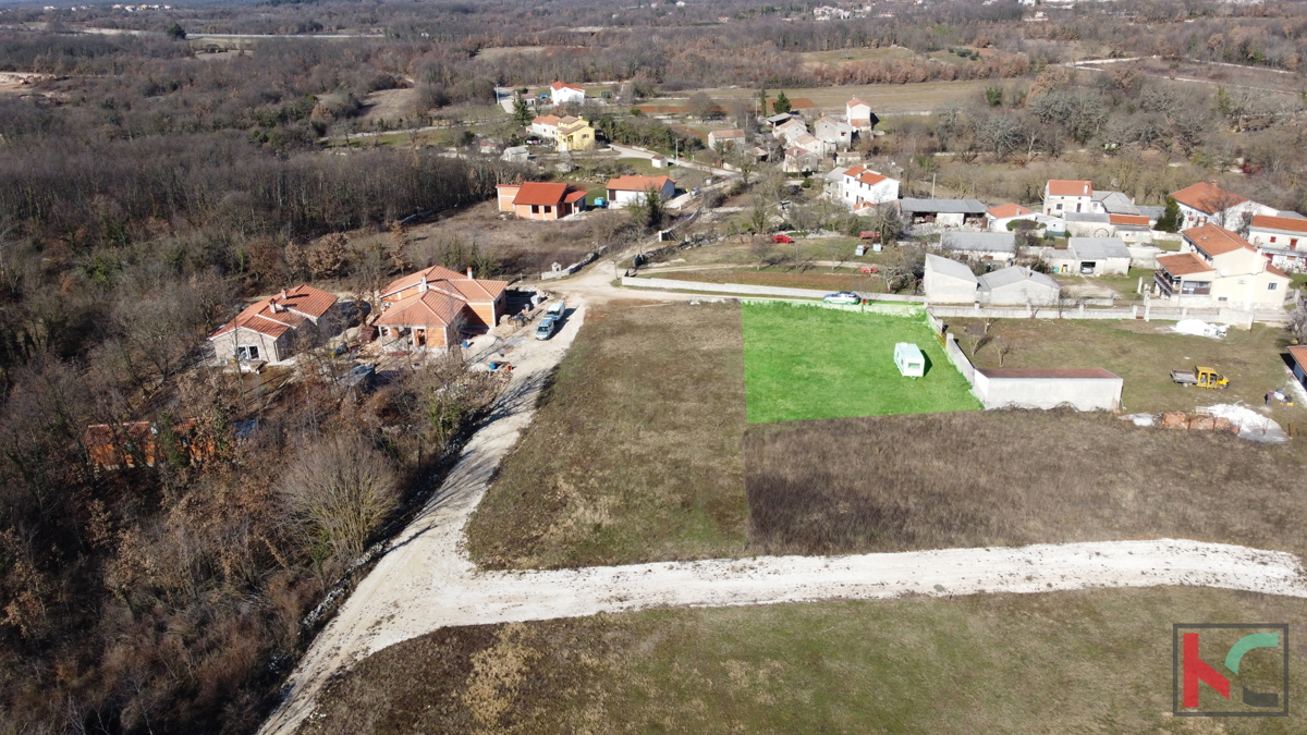 Istra - Žminj, gradbeno zemljišče 701m2, pravilne oblike #prodaja
