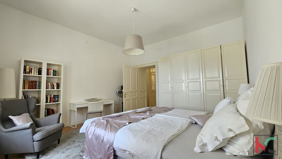 Istra, Pula, stanovanje 76,42m2, center, avstro-ogrska vila, pogled na morje, bližina puljske Arene, #prodaja