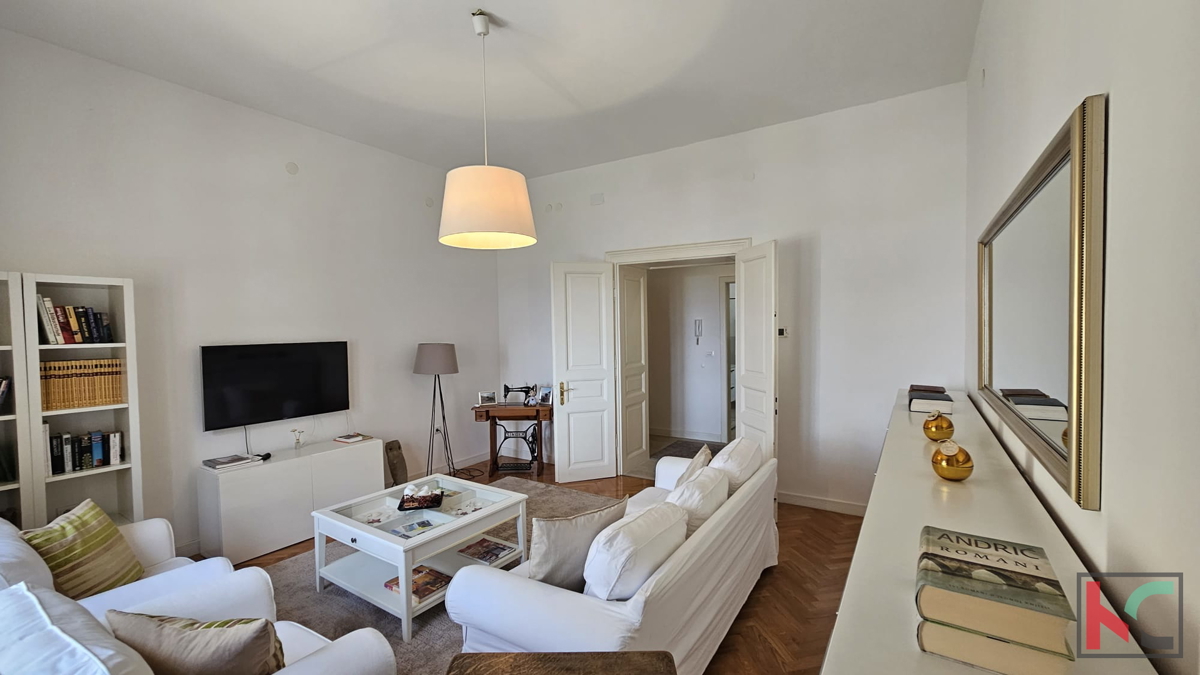 Istra, Pula, stanovanje 76,42m2, center, avstro-ogrska vila, pogled na morje, bližina puljske Arene, #prodaja