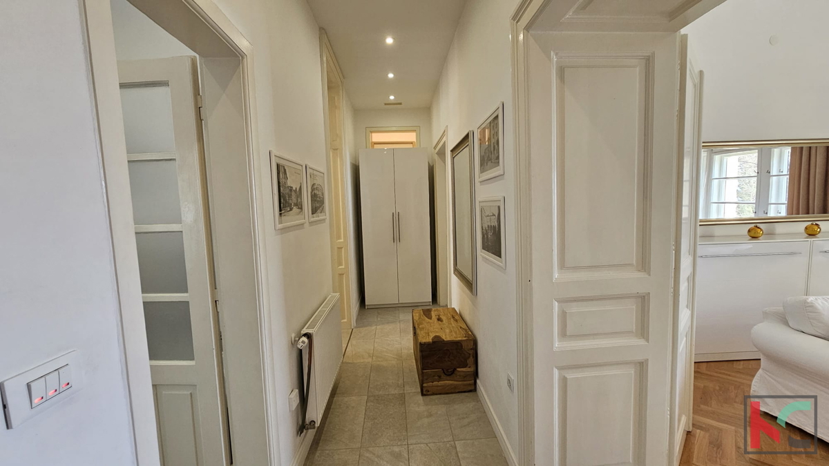 Istra, Pula, stanovanje 76,42m2, center, avstro-ogrska vila, pogled na morje, bližina puljske Arene, #prodaja