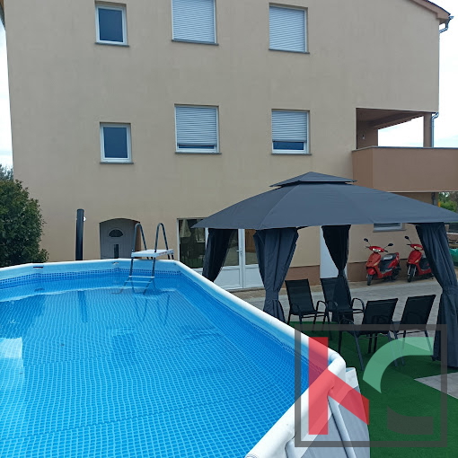 Istra, Vodnjan, samostojna hiša s 4 apartmaji #prodaja