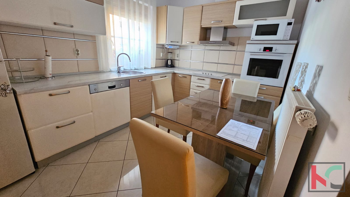 Pula, Nova Veruda, hiša s tremi apartmaji in vrtom 332 m2 #prodaja