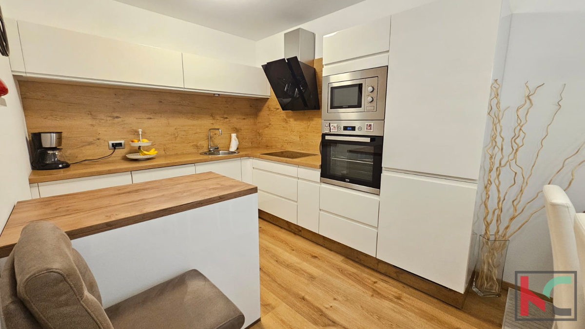Pula, Nova Veruda, hiša s tremi apartmaji in vrtom 332 m2 #prodaja