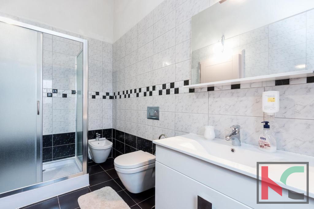 Istra, Vodnjan, počitniška hiša z bazenom in urejenim vrtom 441 m2