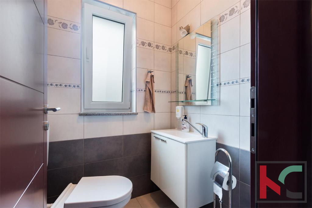 Istra, Vodnjan, počitniška hiša z bazenom in urejenim vrtom 441 m2