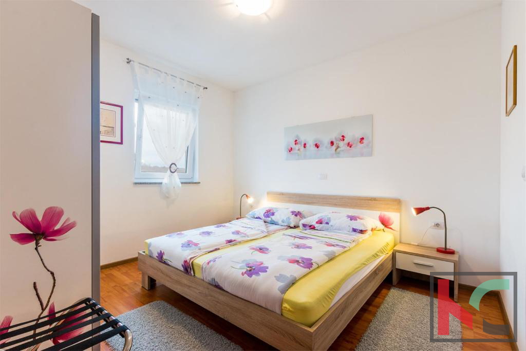 Istra, Vodnjan, počitniška hiša z bazenom in urejenim vrtom 441 m2