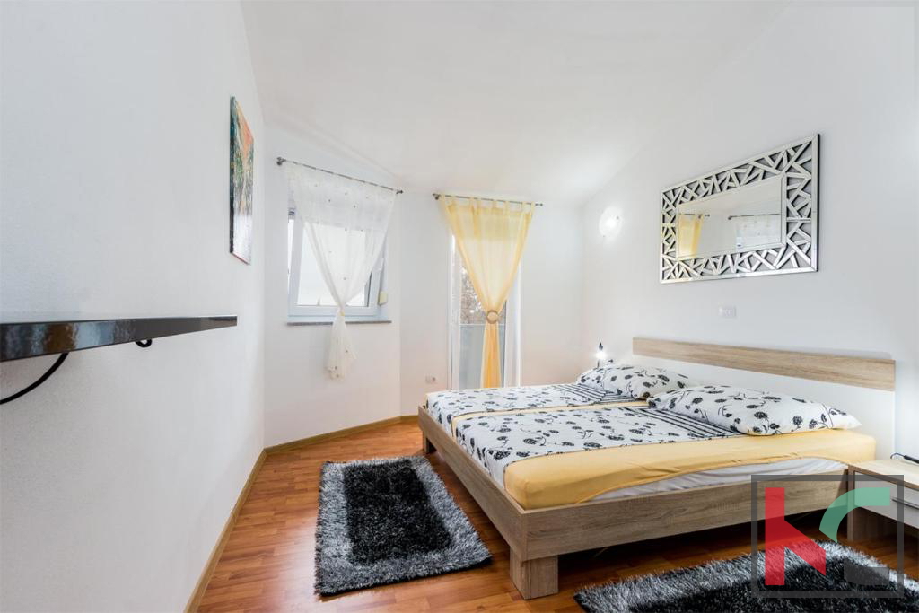 Istra, Vodnjan, počitniška hiša z bazenom in urejenim vrtom 441 m2