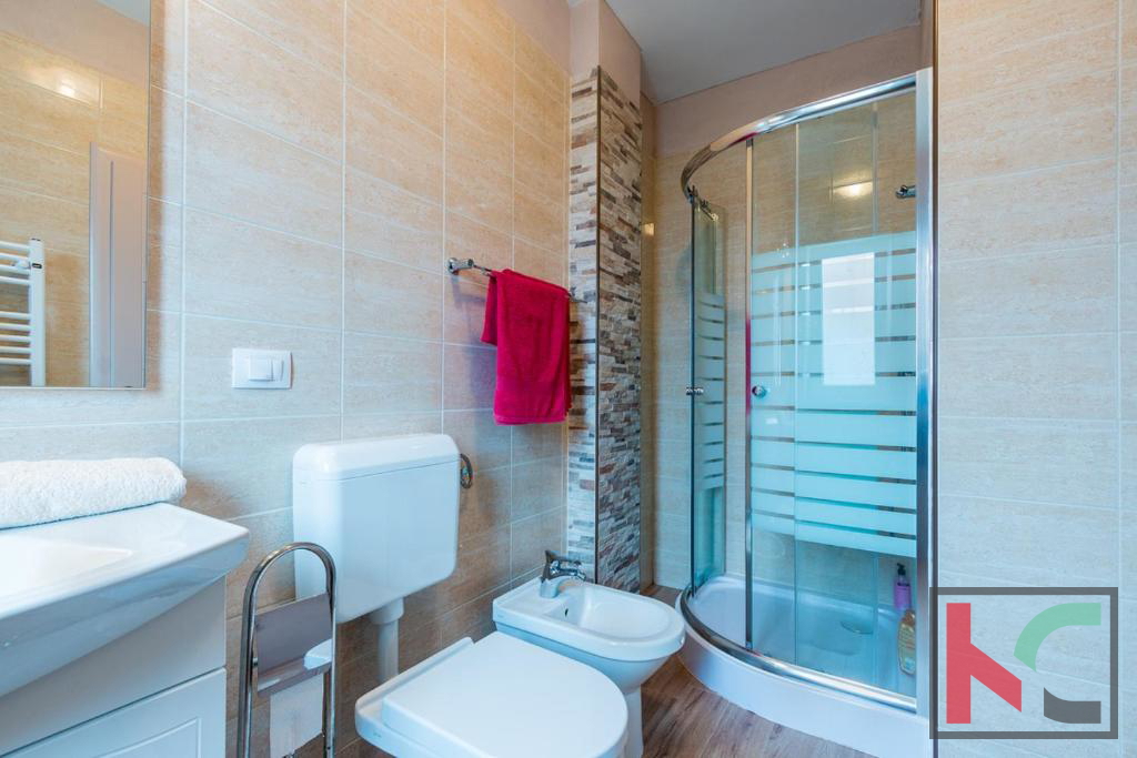 Istra, Vodnjan, počitniška hiša z bazenom in urejenim vrtom 441 m2